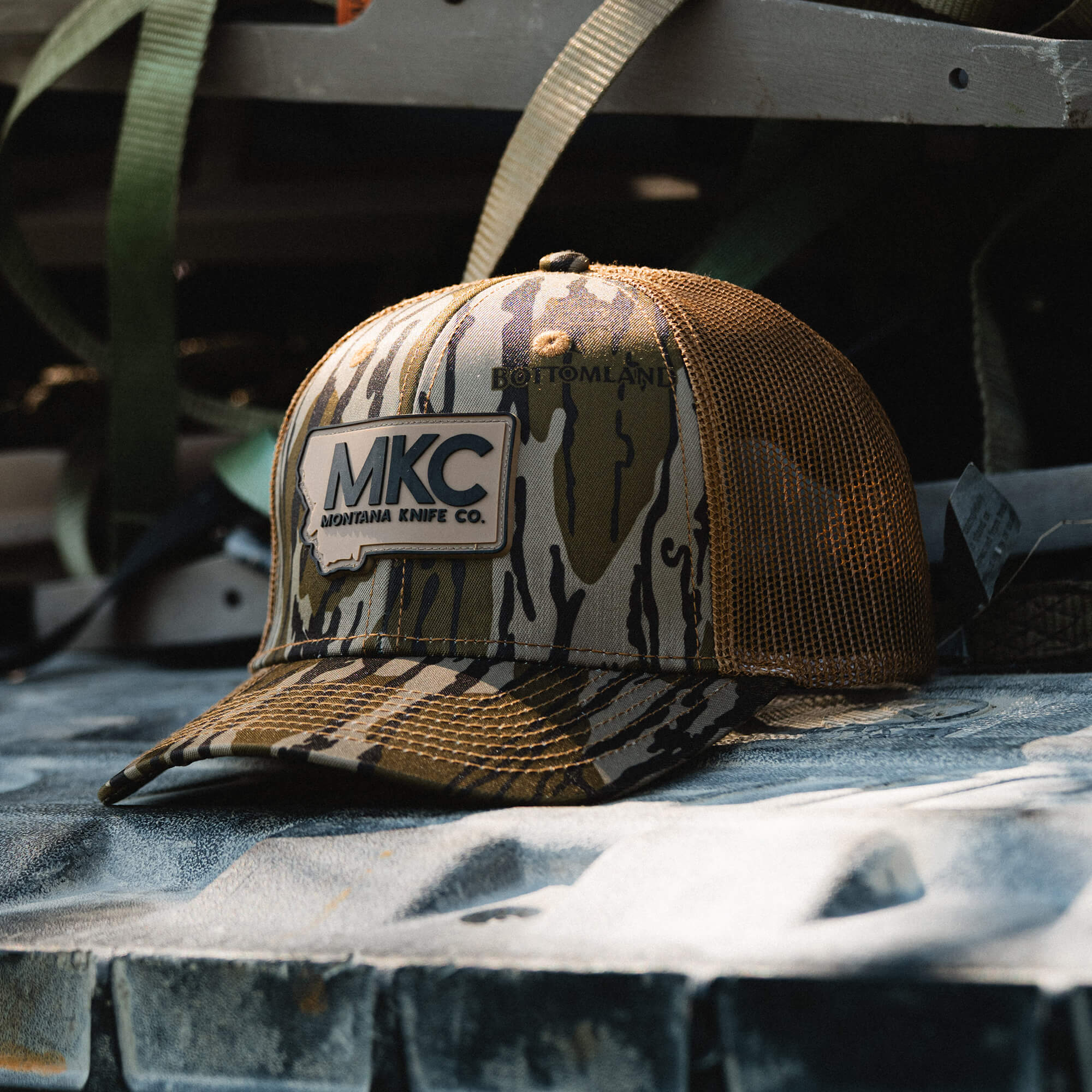 MKC X MOSSY OAK TRUCKER - BOTTOMLAND