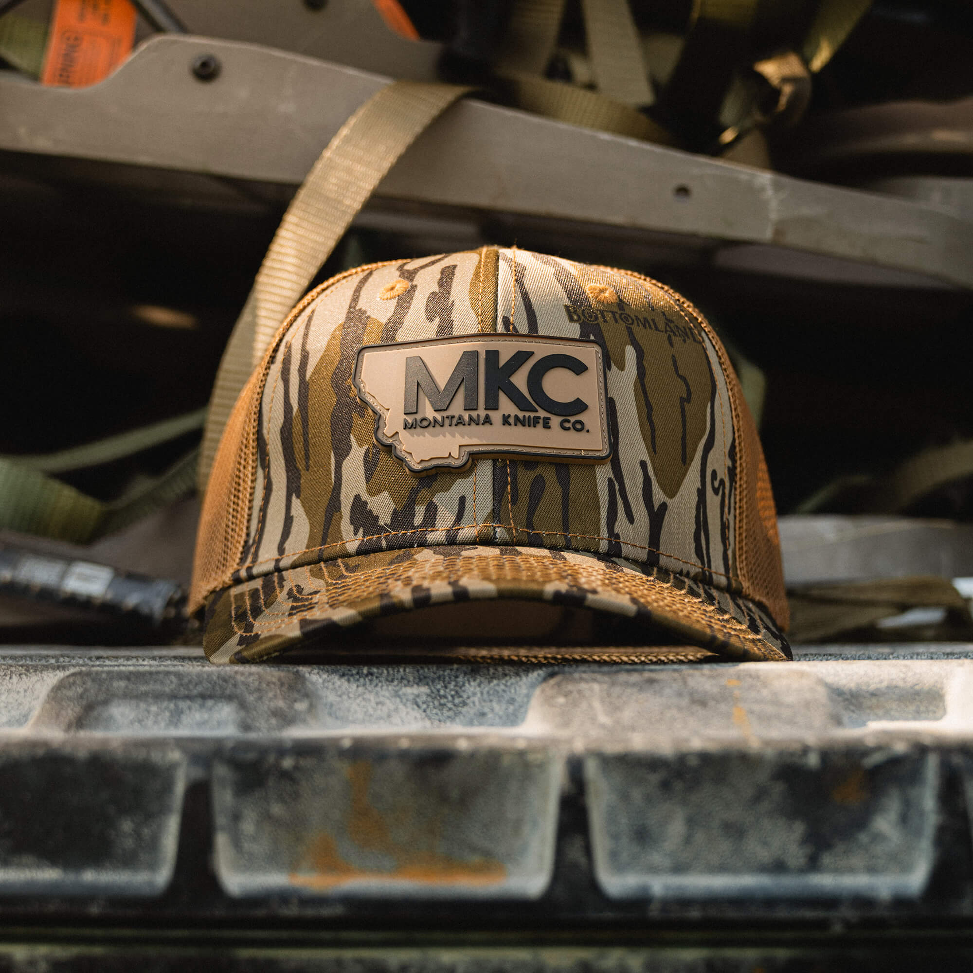 MKC X MOSSY OAK TRUCKER - BOTTOMLAND