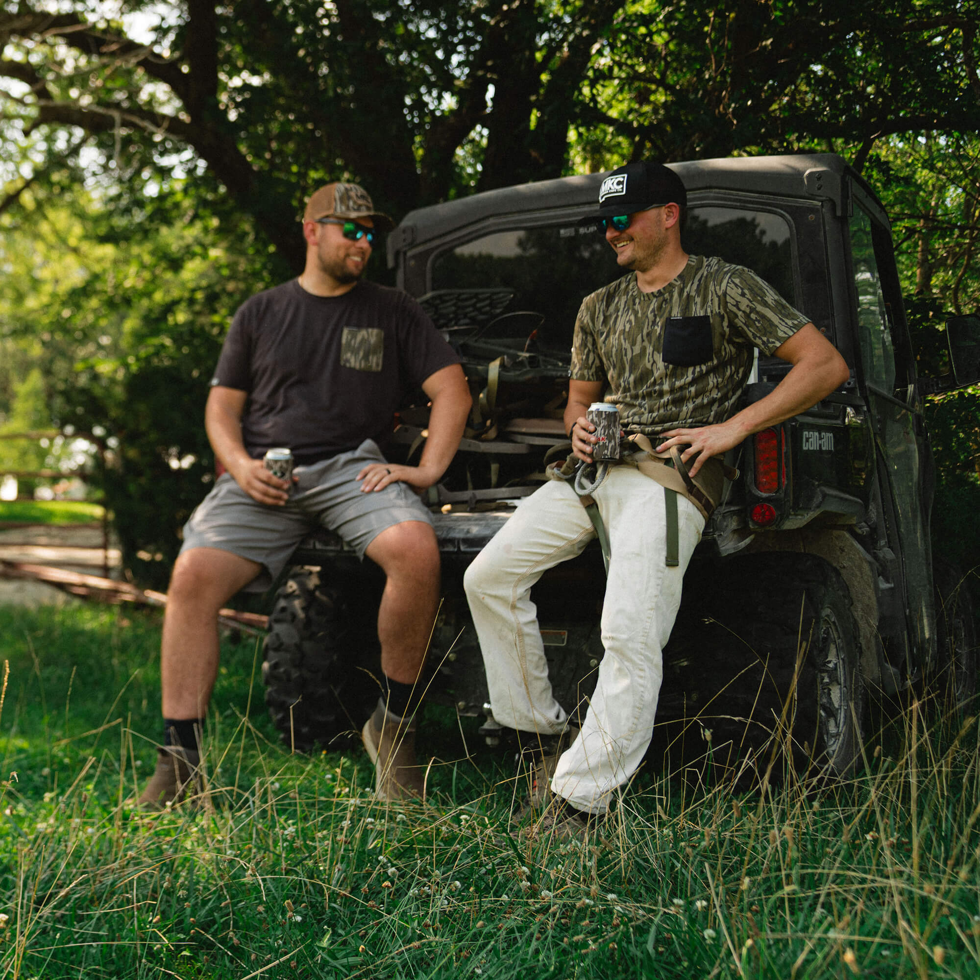 MKC X MOSSY OAK BOTTOMLAND POCKET TEE - BLACK