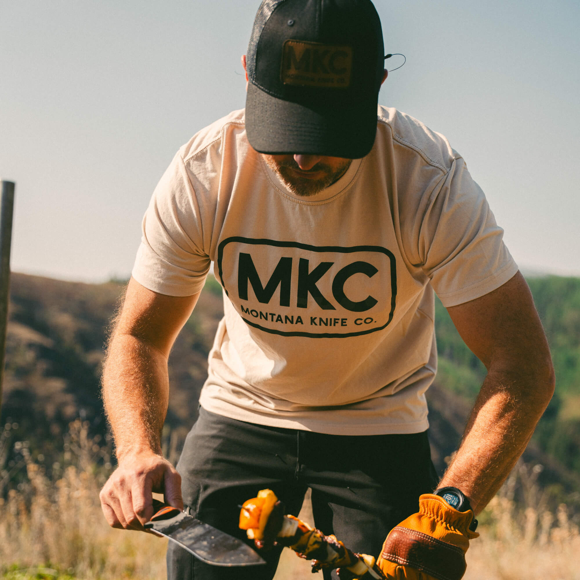 MKC LOGO TEE - BONE