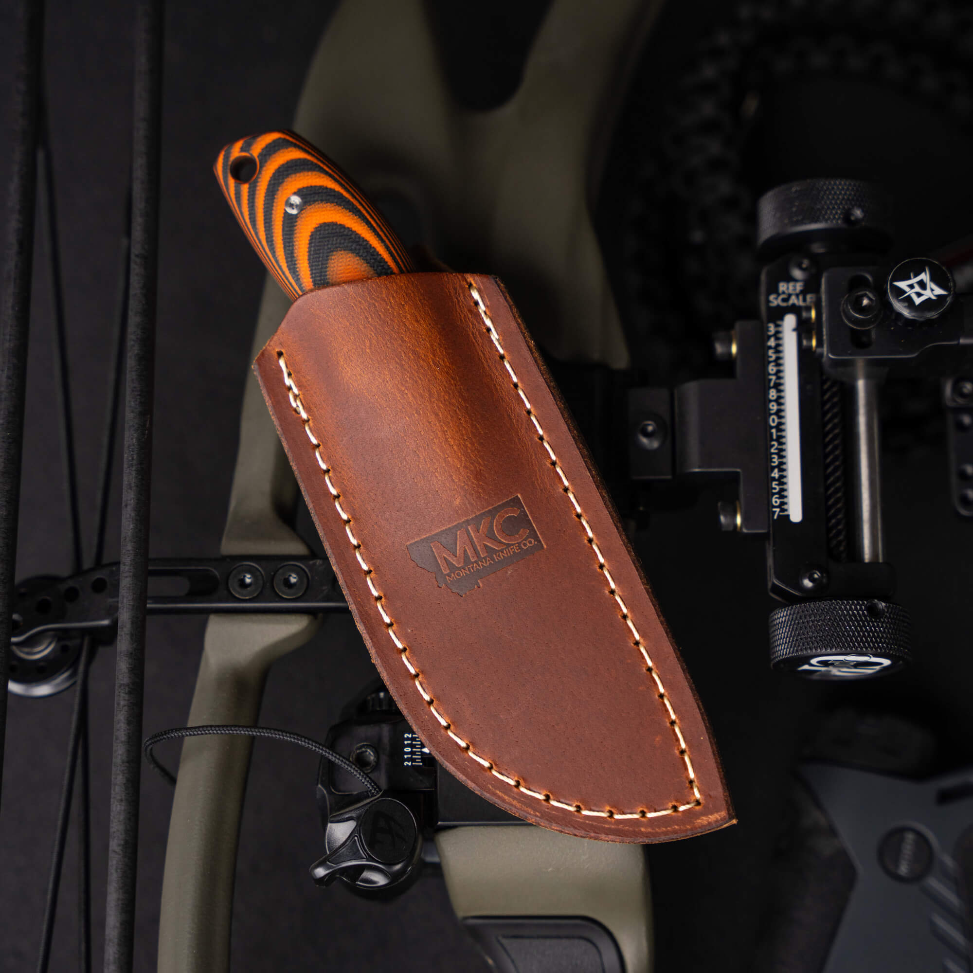 PACKOUT LEATHER SHEATH - VERTICAL BELT CARRY