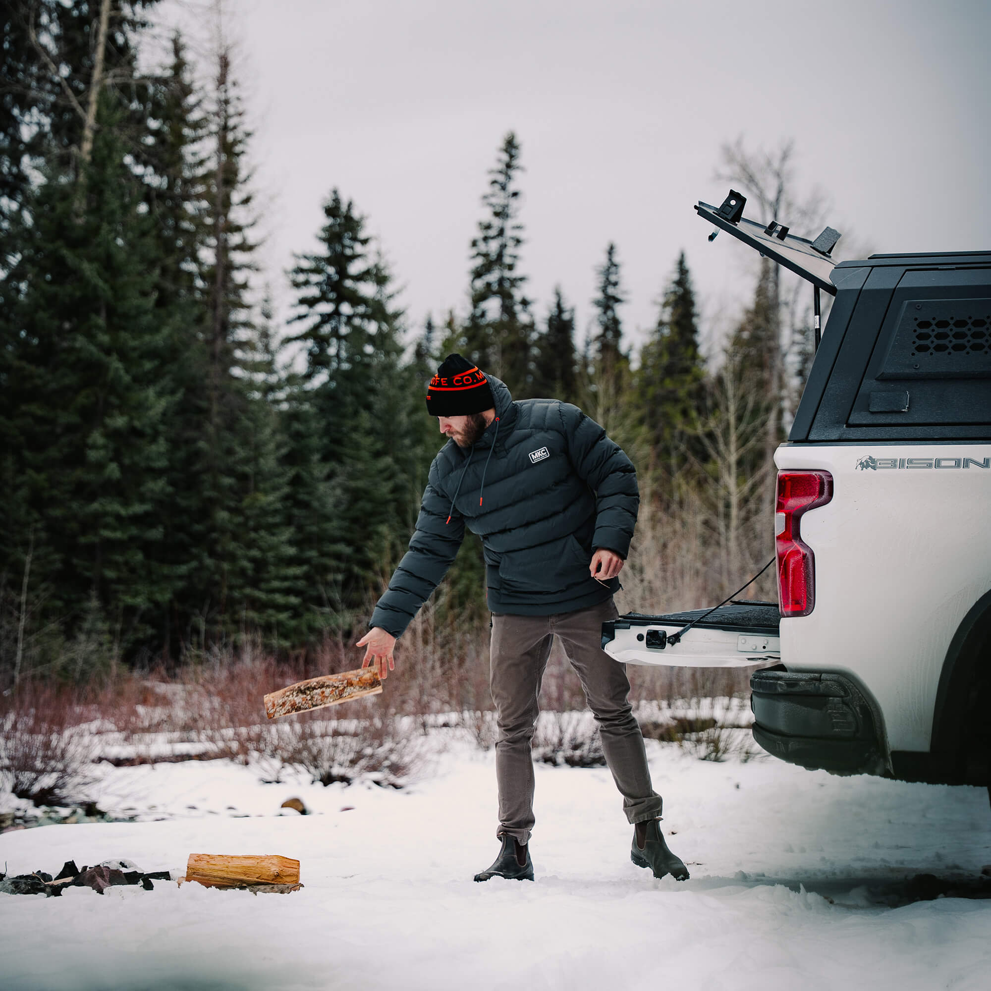 OBERLIN PULLOVER PUFFY JACKET - CHARCOAL