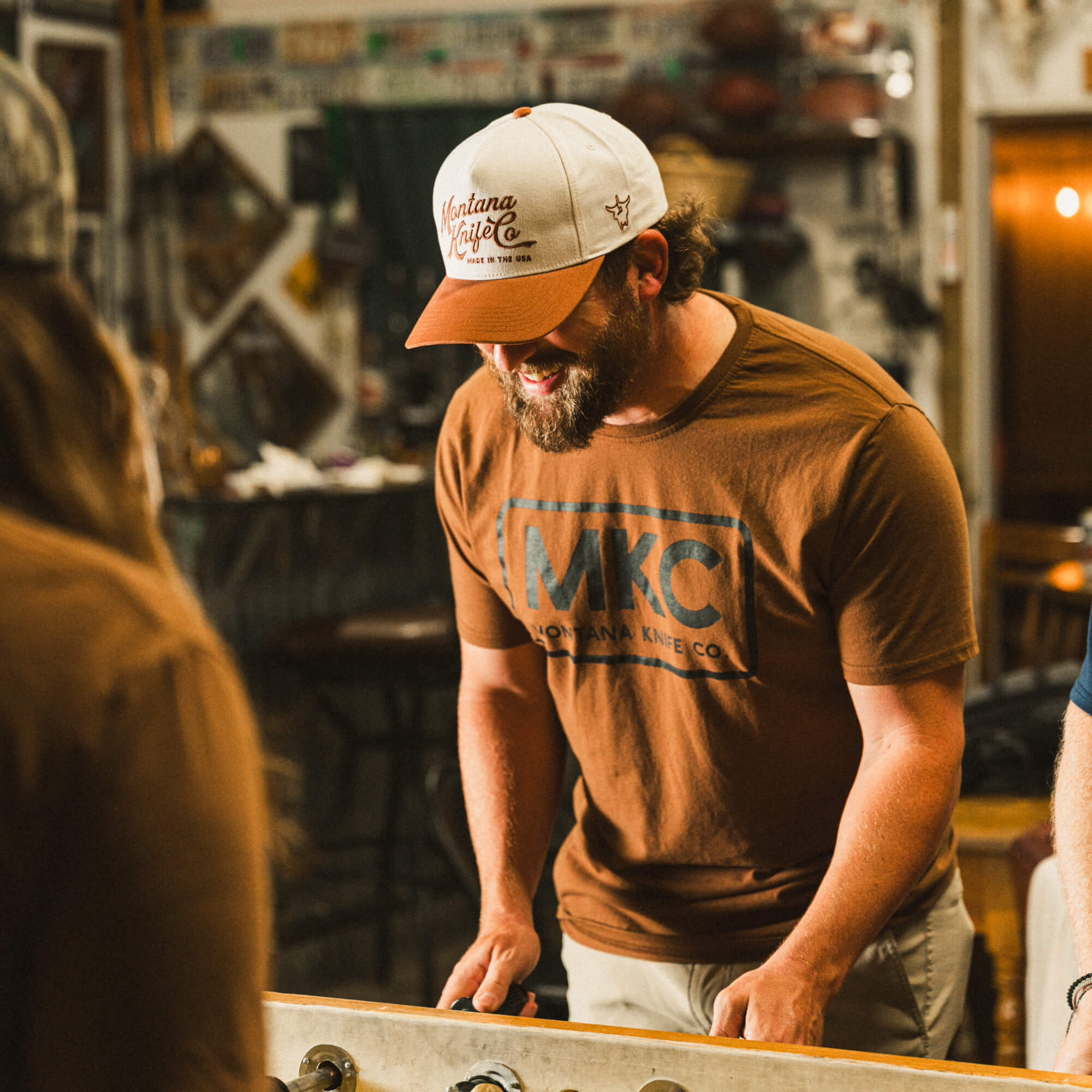 MKC LOGO TEE - COYOTE