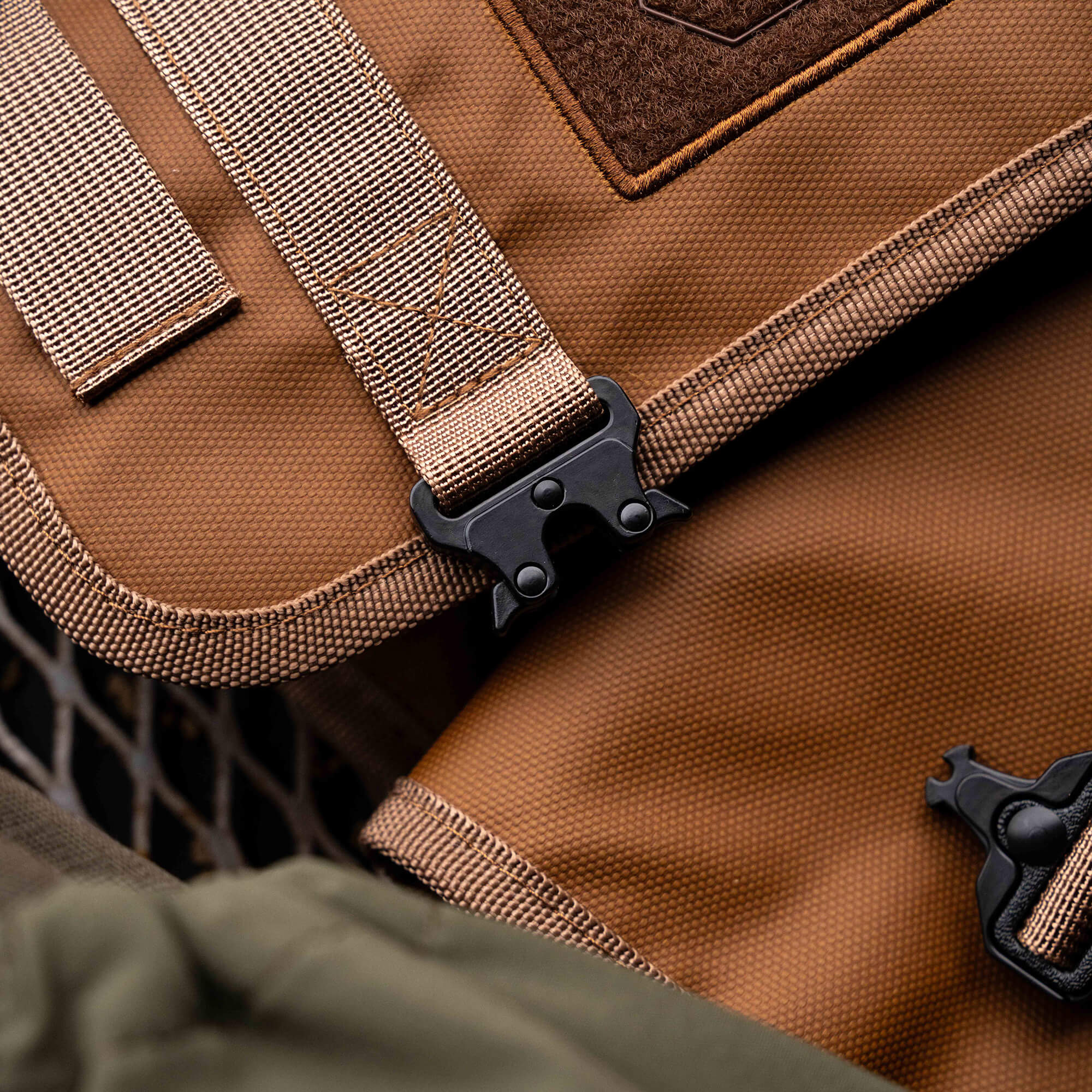 TACTICAL KNIFE ROLL - COYOTE