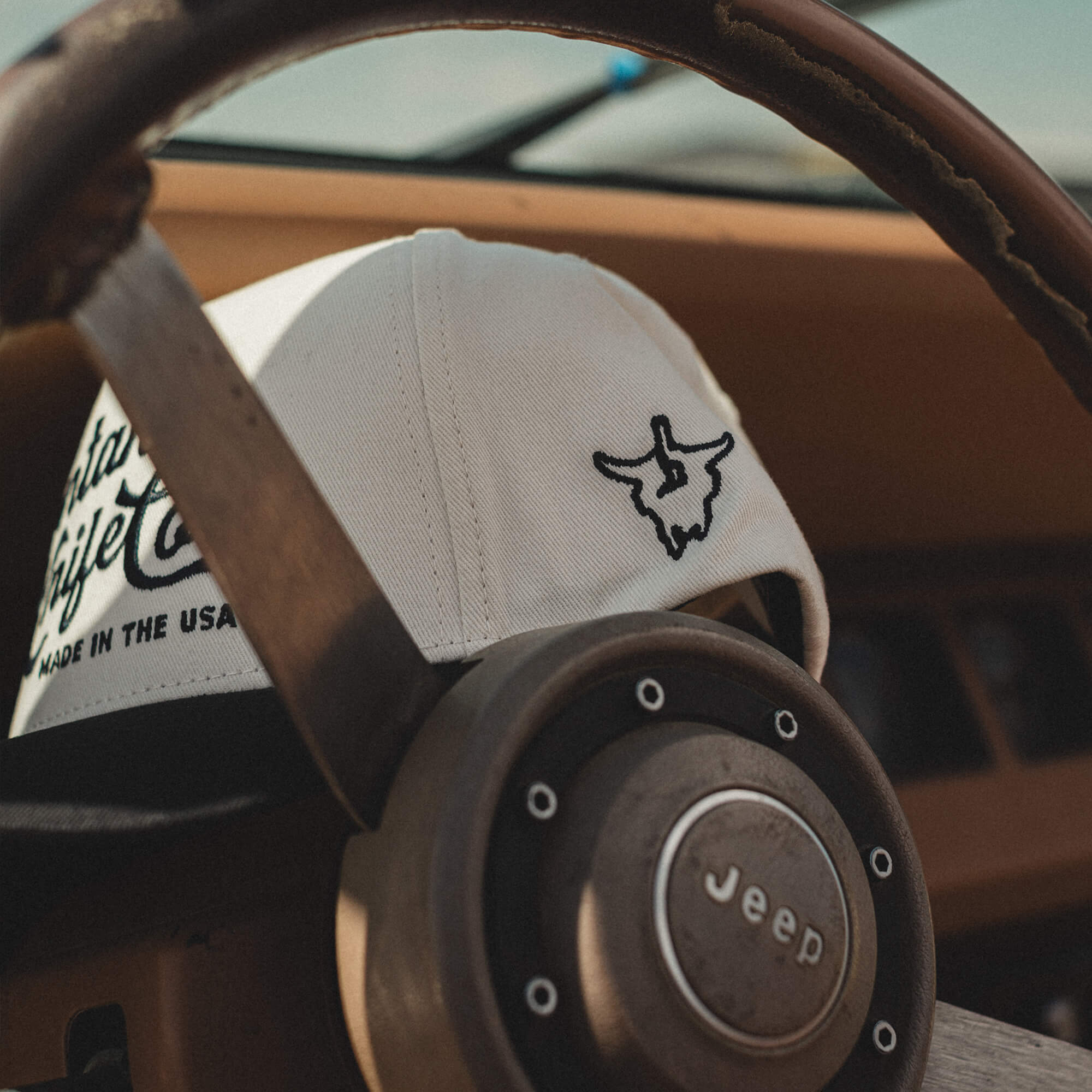 MKC HERITAGE HAT - IVORY/BLACK