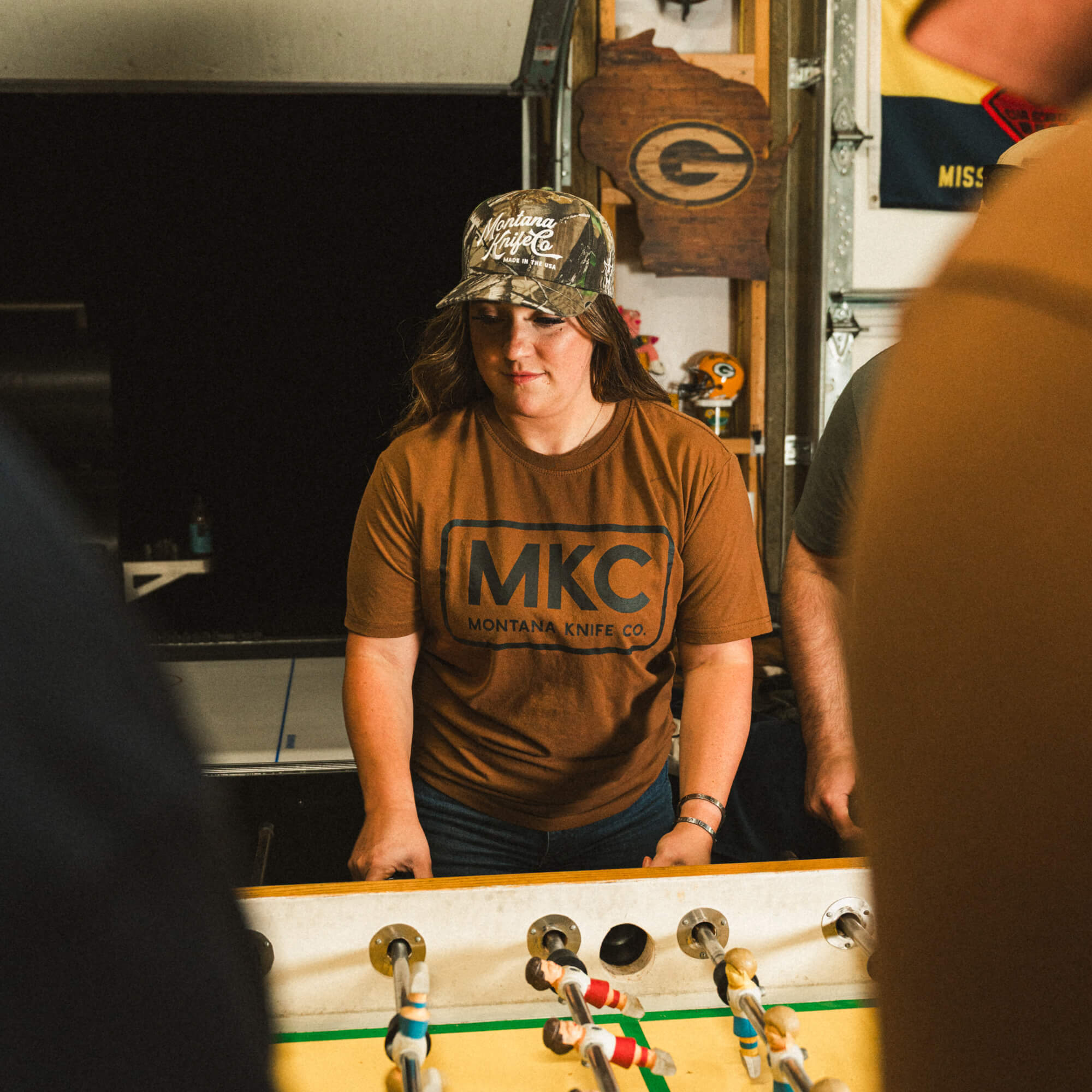 MKC LOGO TEE - COYOTE