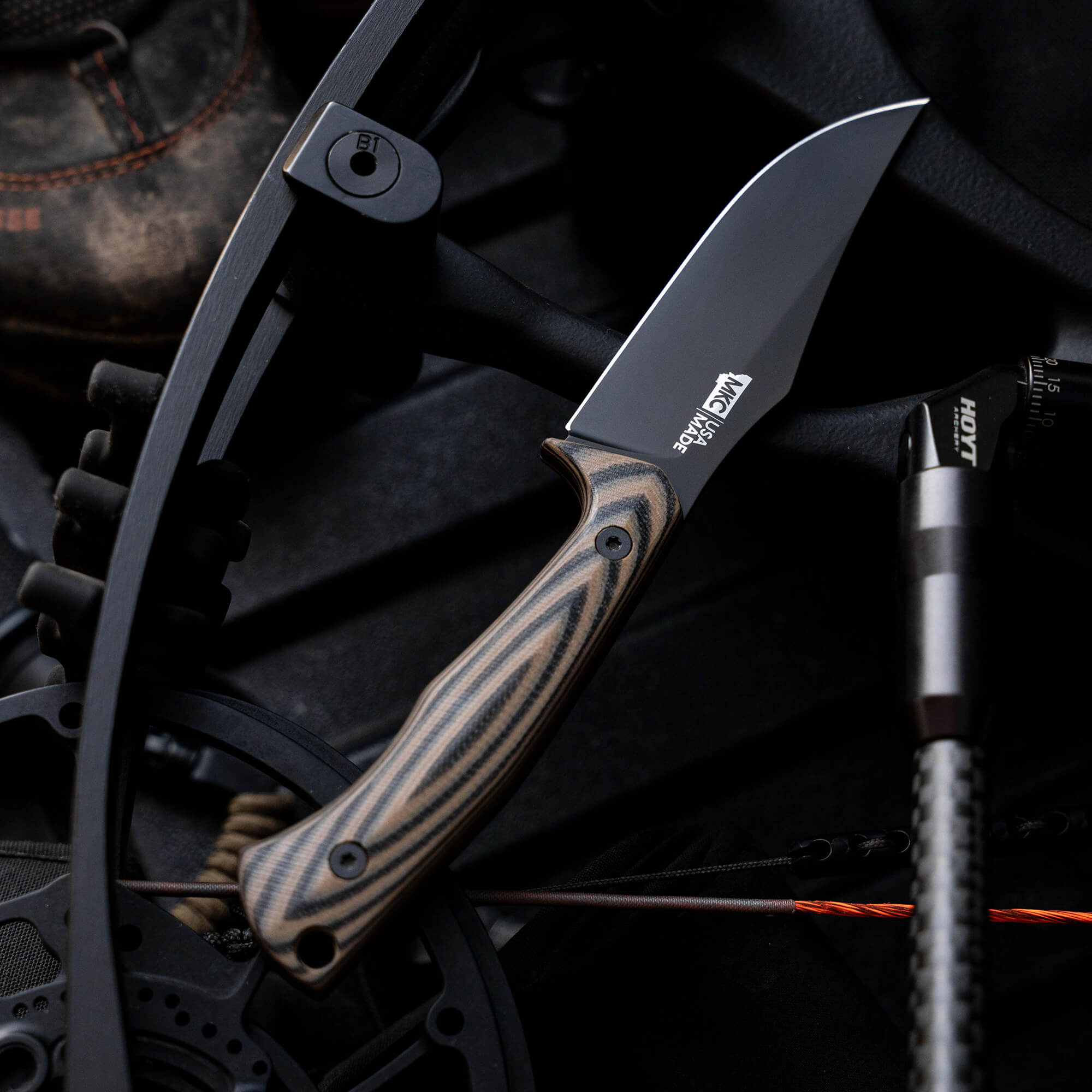 TRIUMPH PRO - TAN & BLACK