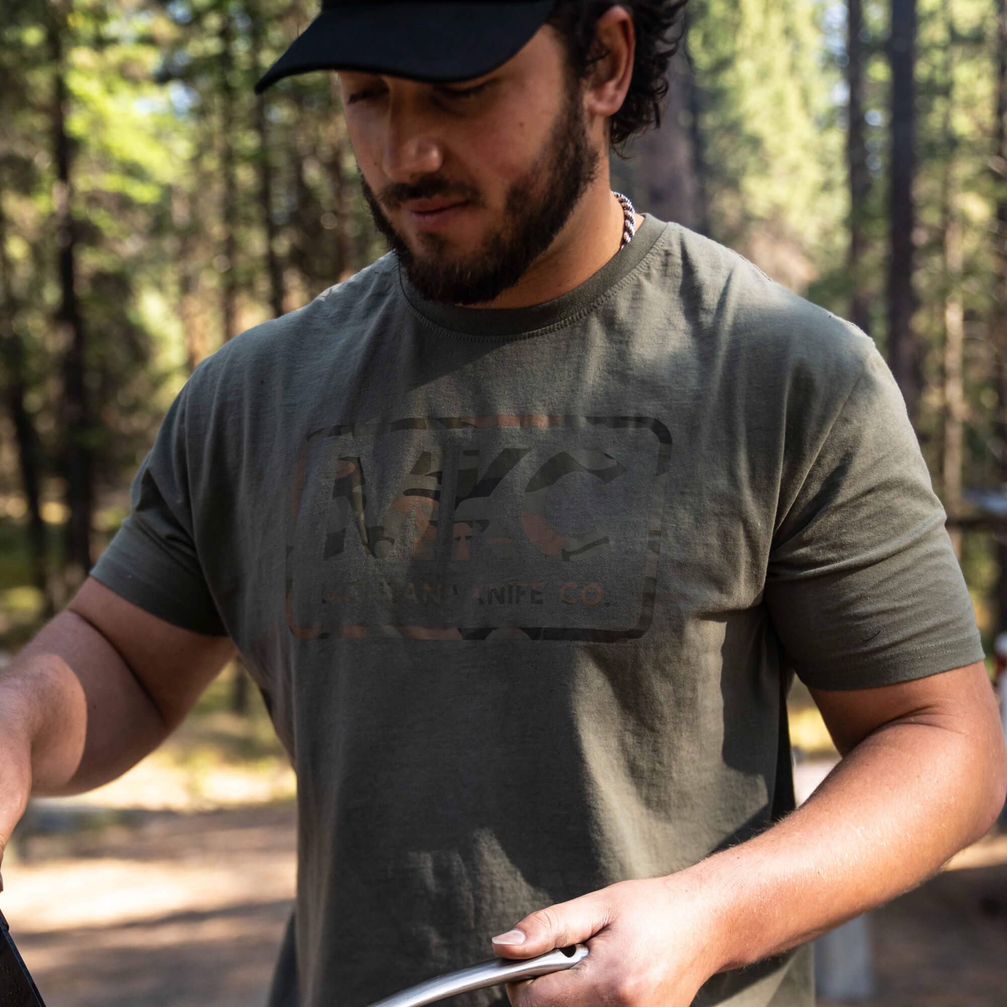 MKC LOGO TEE - OLIVE