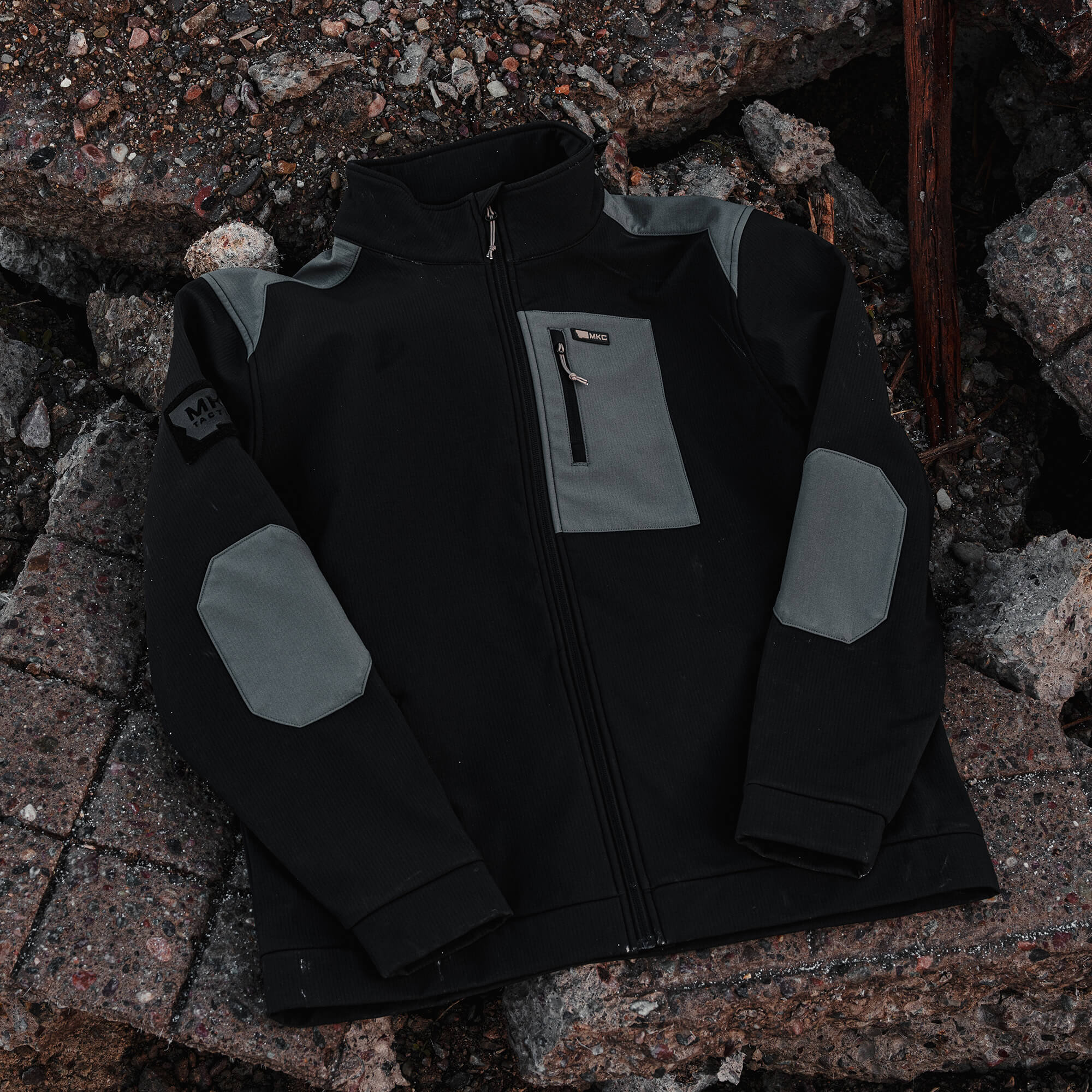 TACTICAL STRIKER SOFTSHELL JACKET