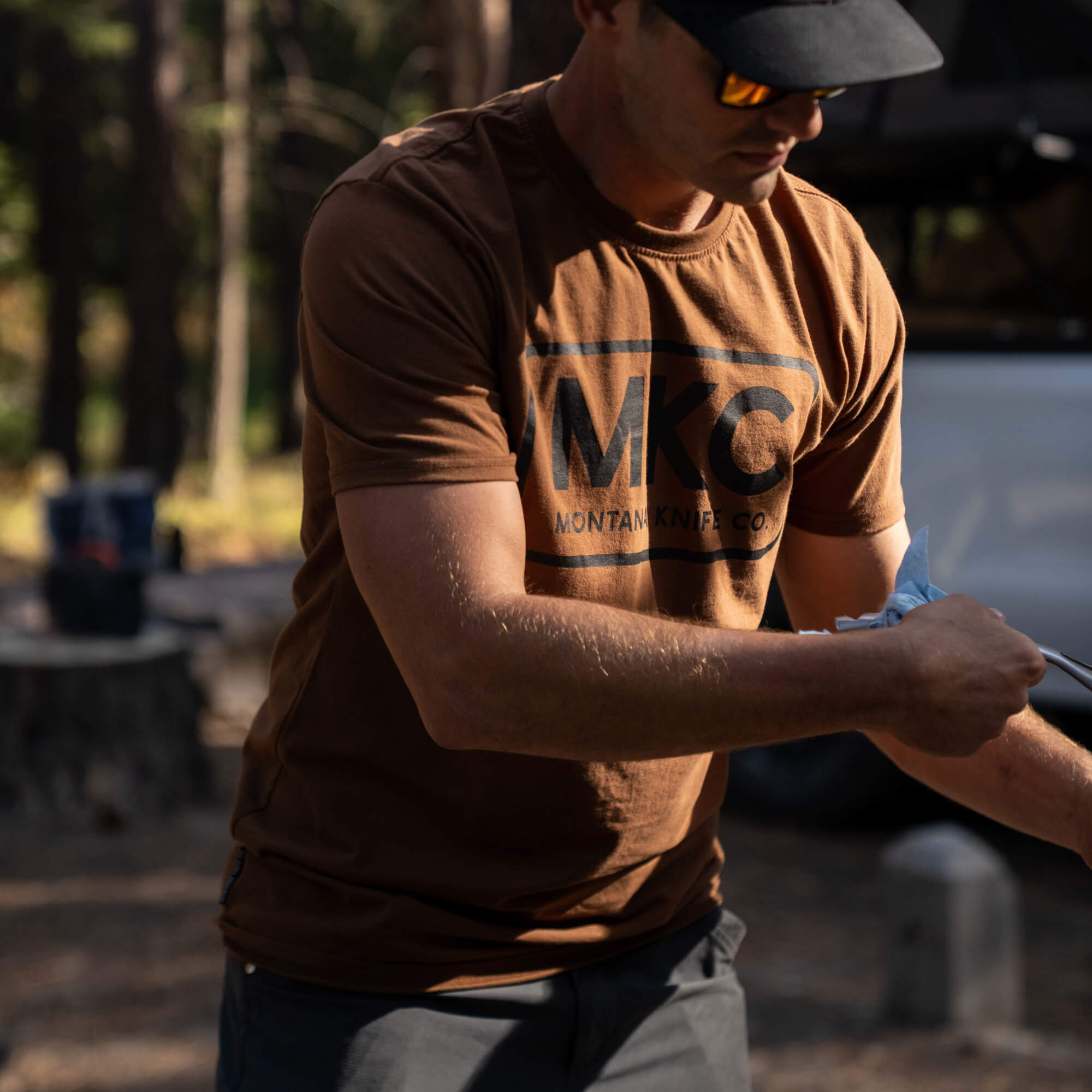 MKC LOGO TEE - COYOTE