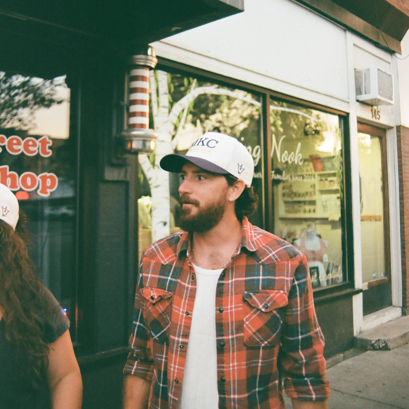 MKC UNIVERSITY HAT - IVORY/NAVY