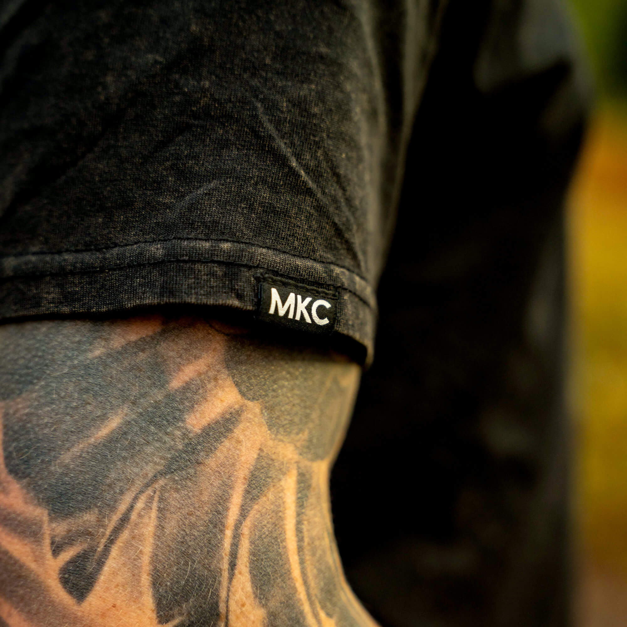 MKC STONEWASH TEE - BLACK