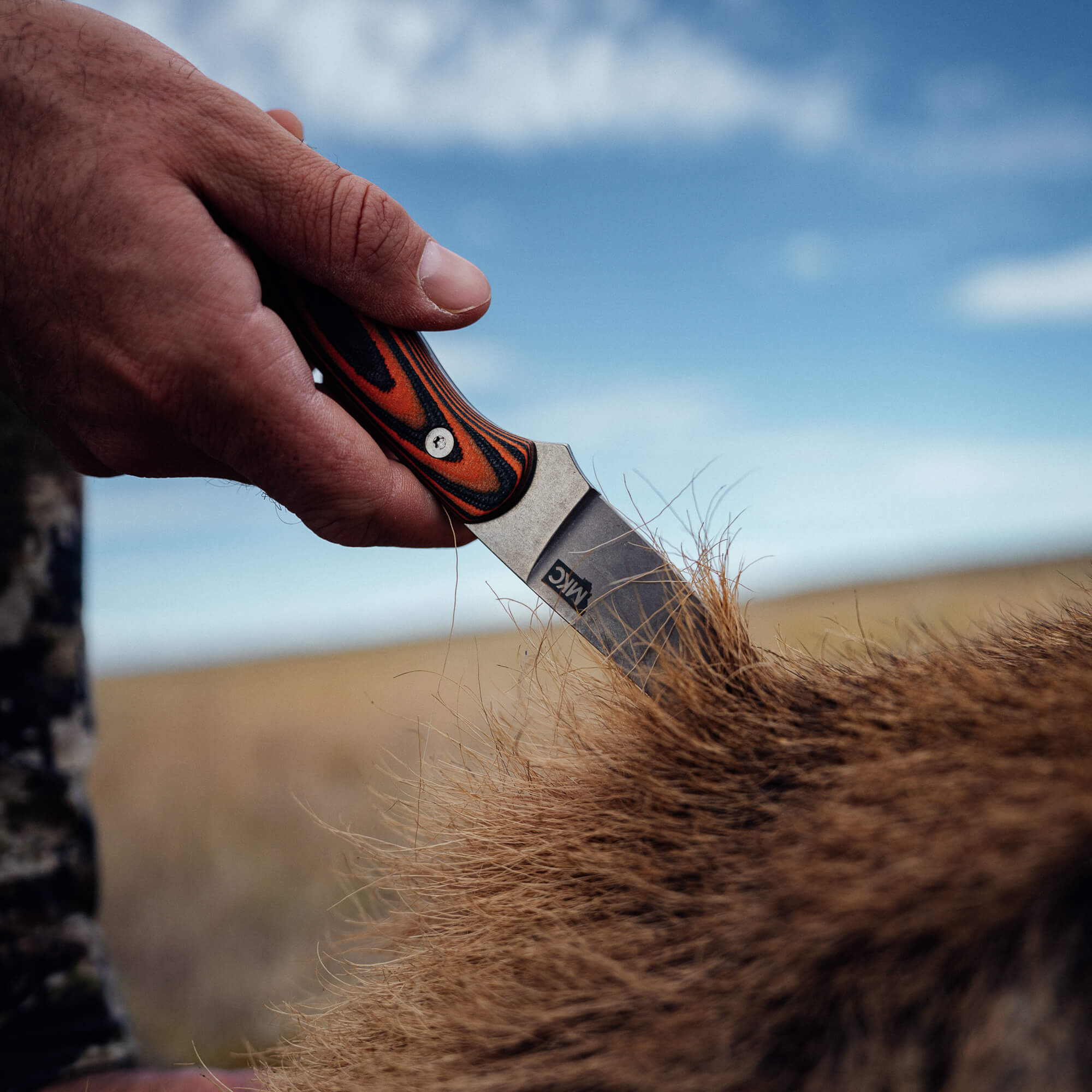 MAGNACUT BLACKFOOT 2.0 - ORANGE & BLACK