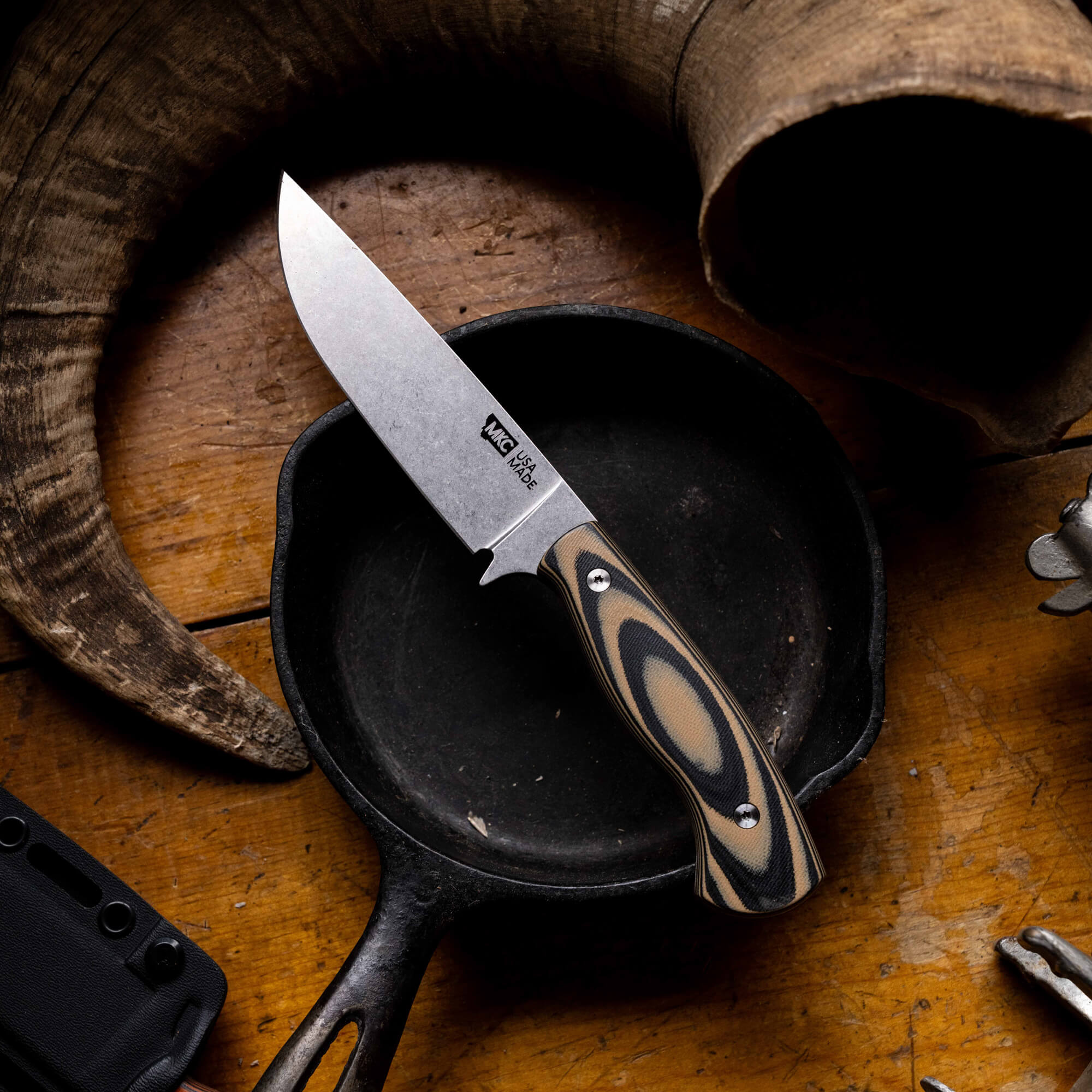 MAGNACUT SUPER CUB - DROP POINT HUNTER - TAN & BLACK