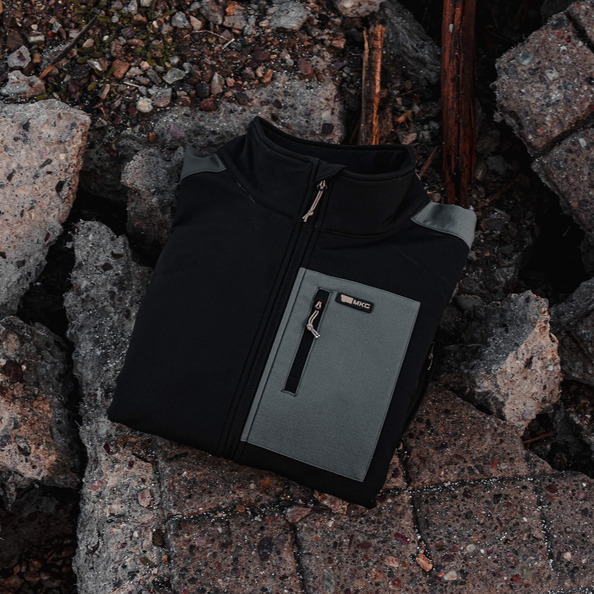 TACTICAL STRIKER SOFTSHELL JACKET